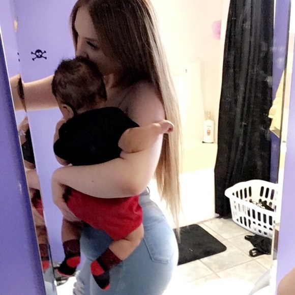 Meet your Posher, Isabella - Picture 2 of 3